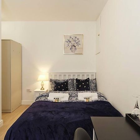 Rofennie Suite -Luxury Ensuite Room! Мейдстон Экстерьер фото